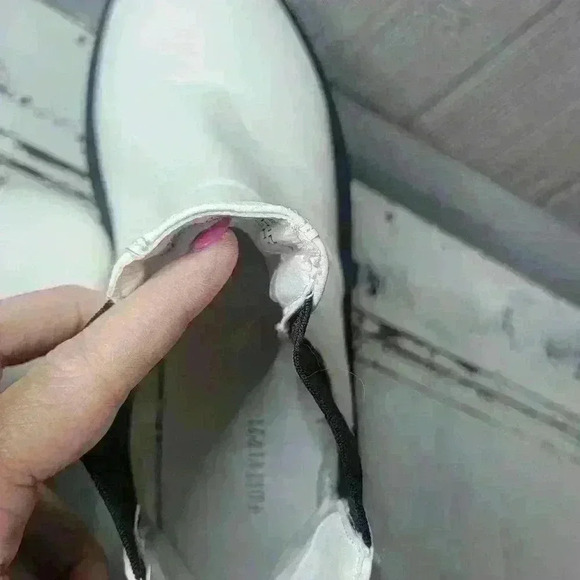 NWT, Forever 21 white boots. Size 8 - Picture 8 of 8